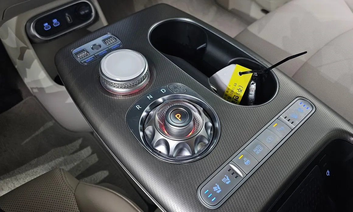 Genesis GV60