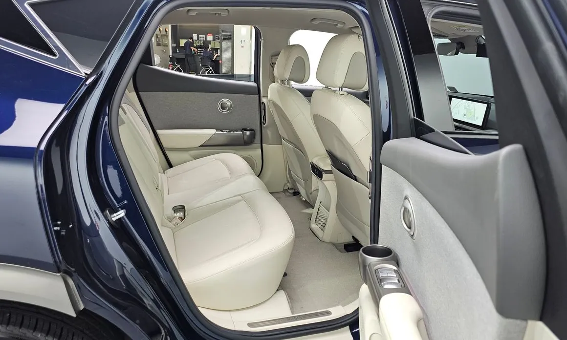 Genesis GV60