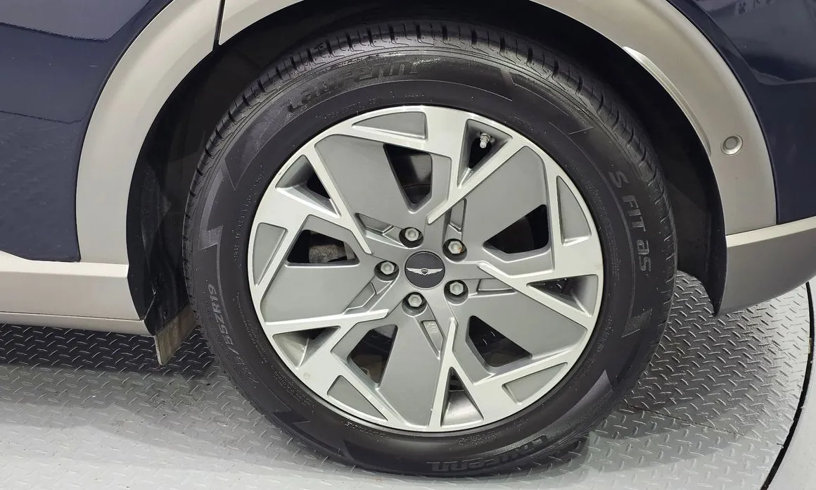 Genesis GV60