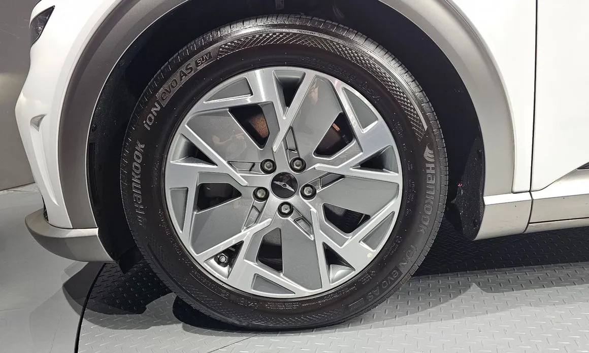 Genesis GV60