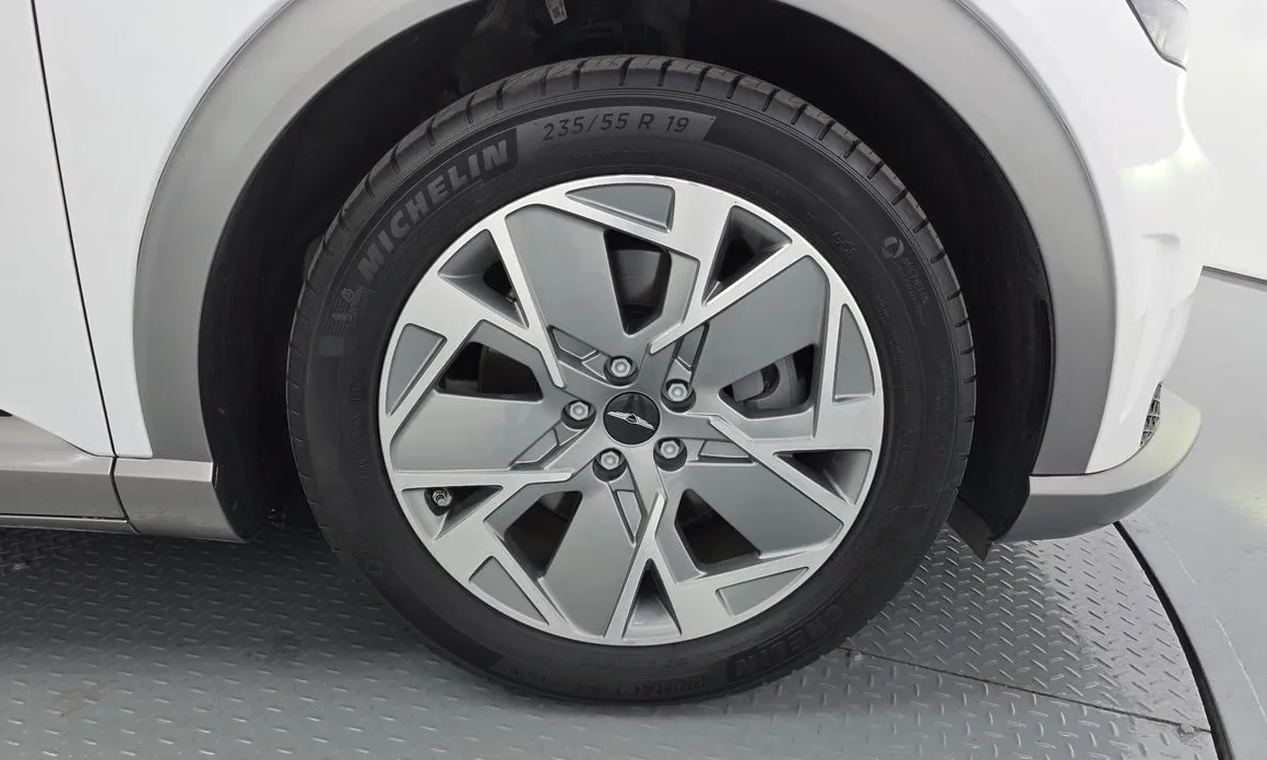 Genesis GV60