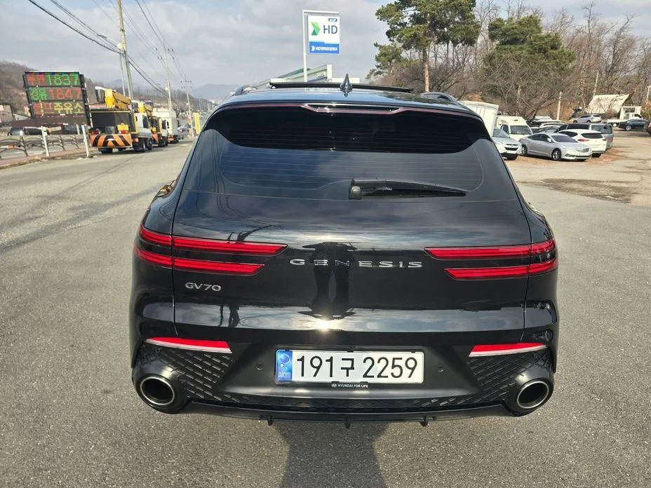 Genesis GV70