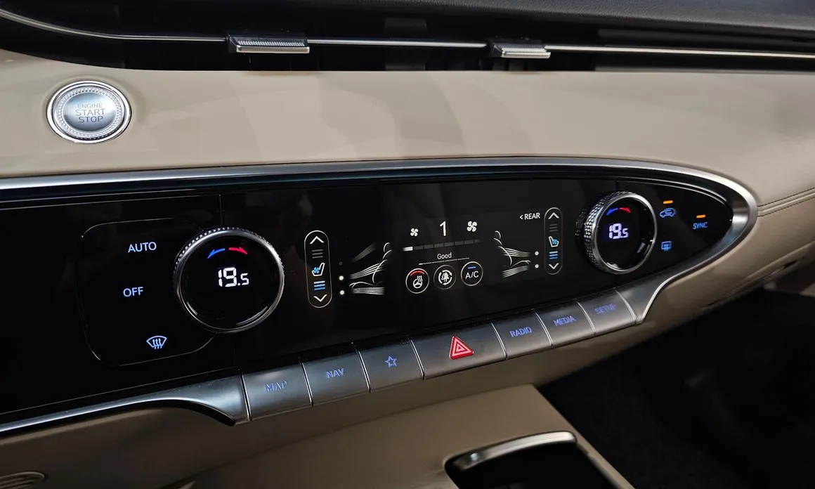 Genesis GV70