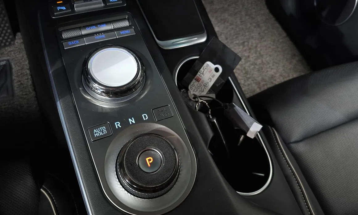 Genesis GV70