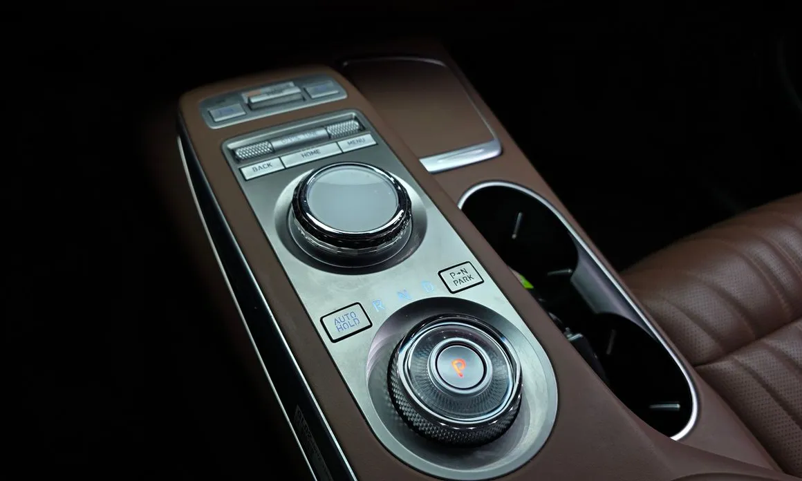 Genesis GV70