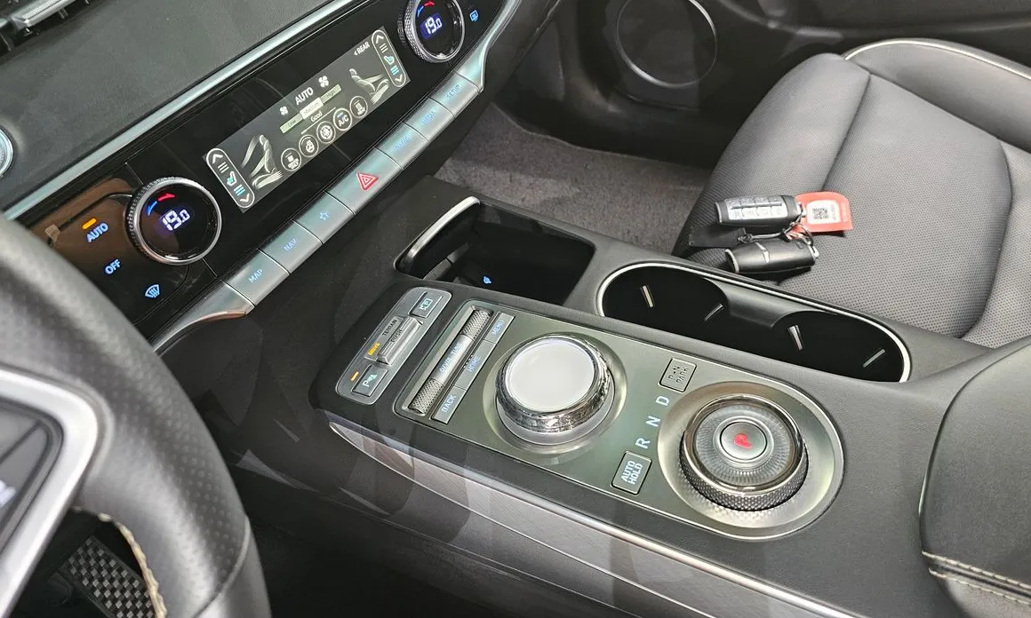 Genesis GV70