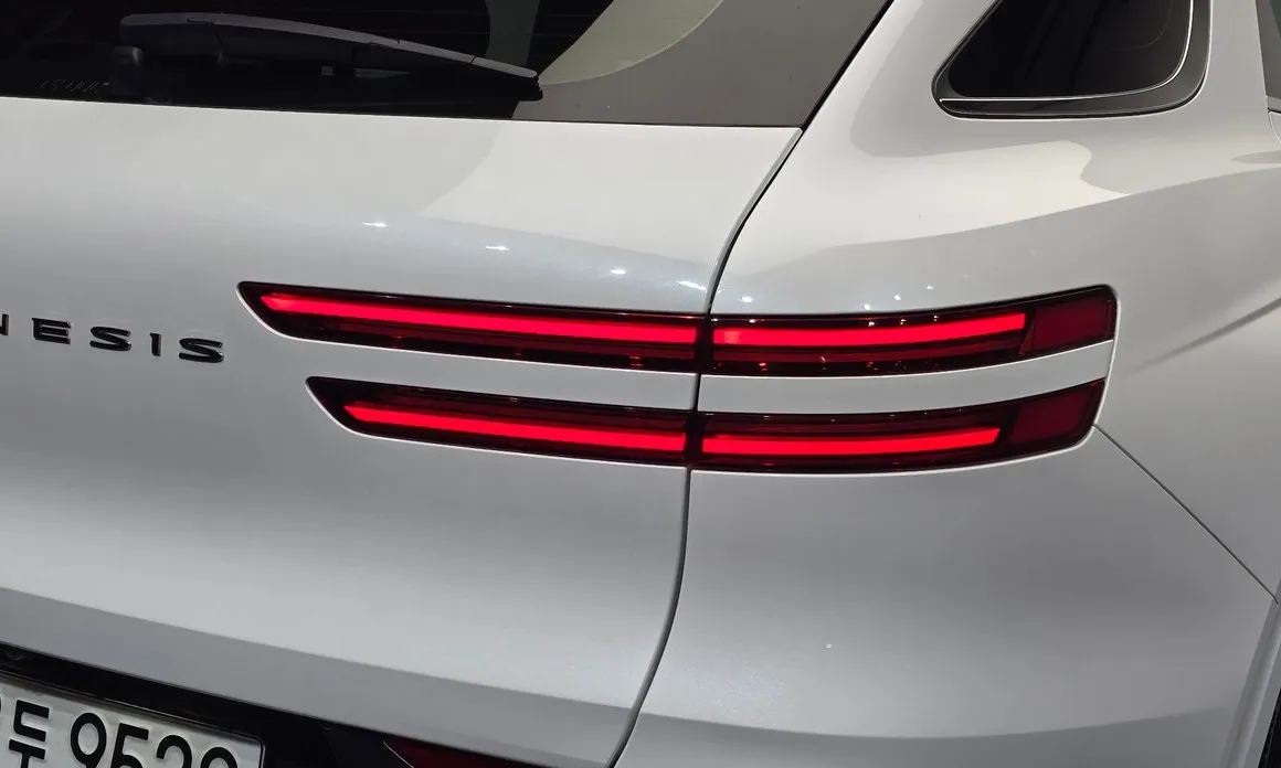 Genesis GV70