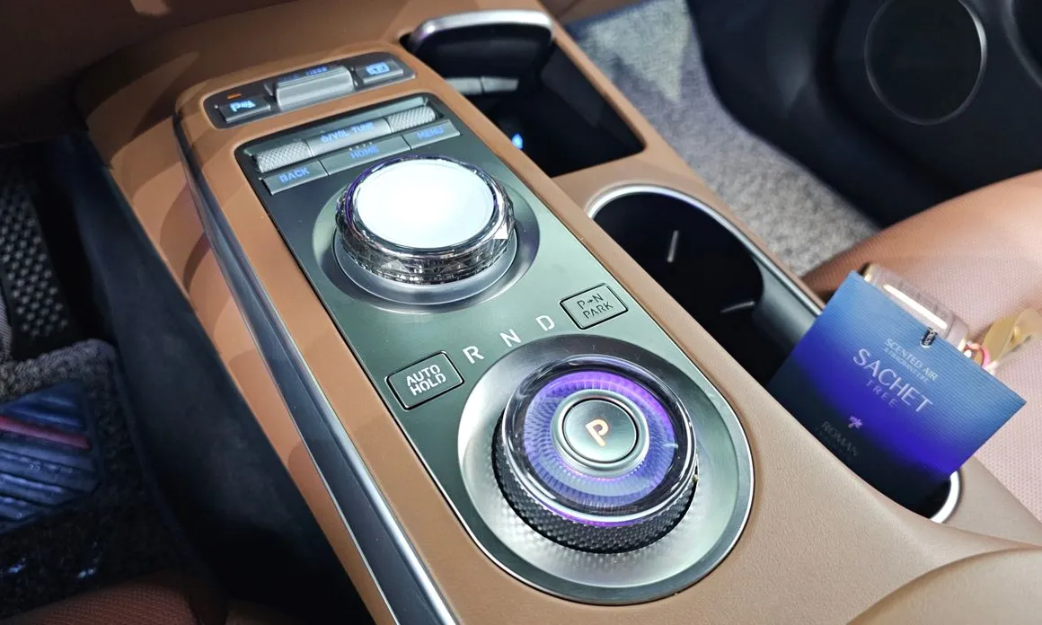 Genesis GV70
