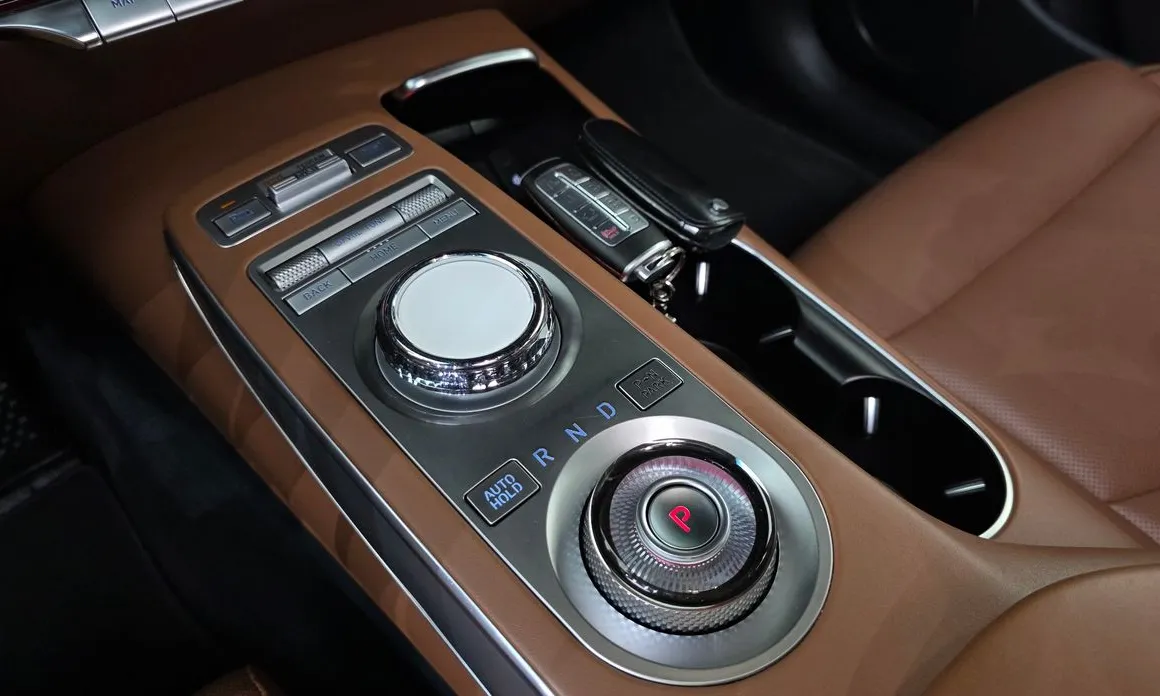 Genesis GV70