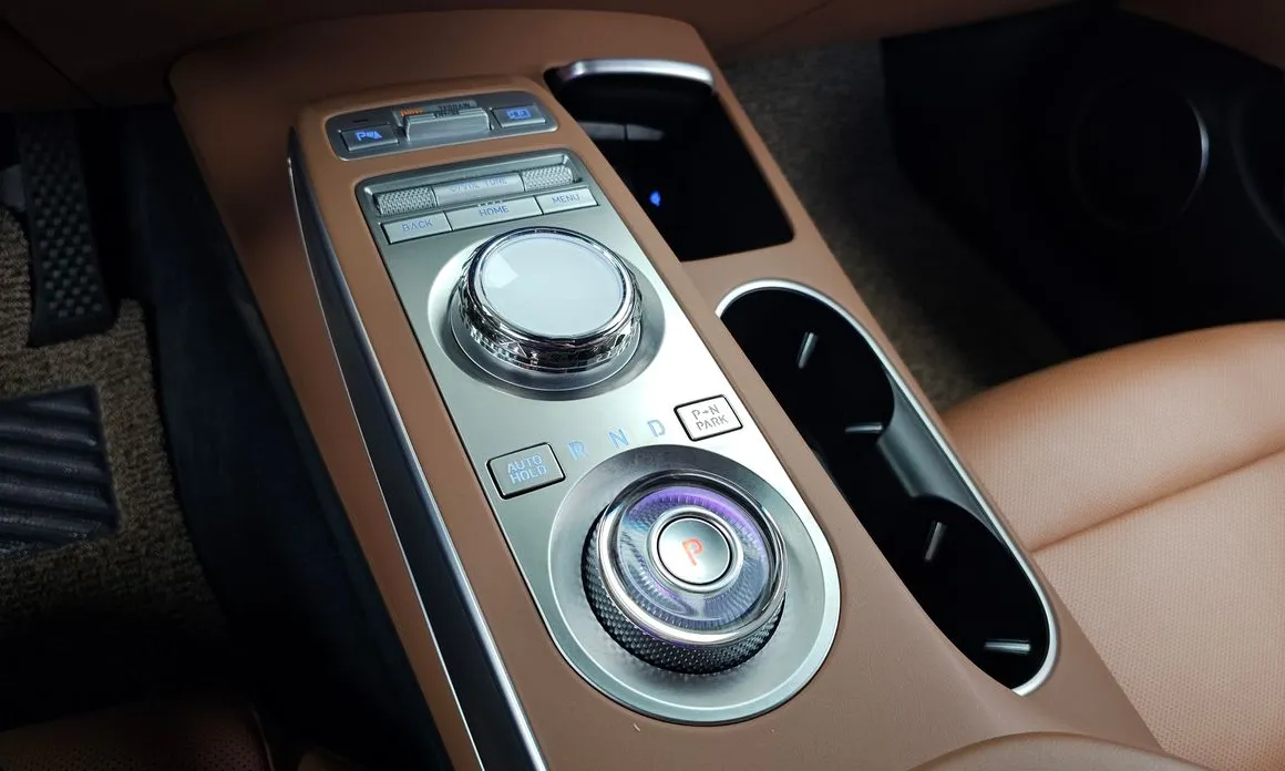 Genesis GV70