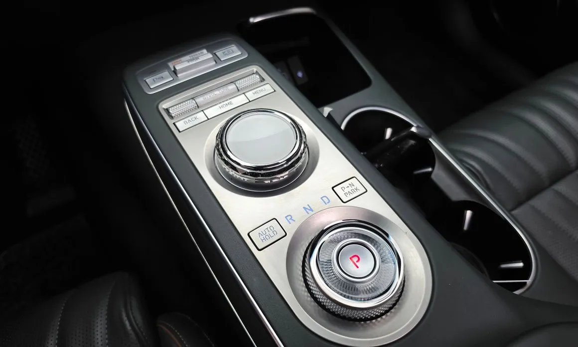 Genesis GV70
