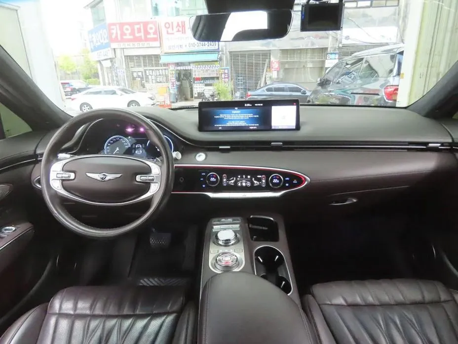 Genesis GV70