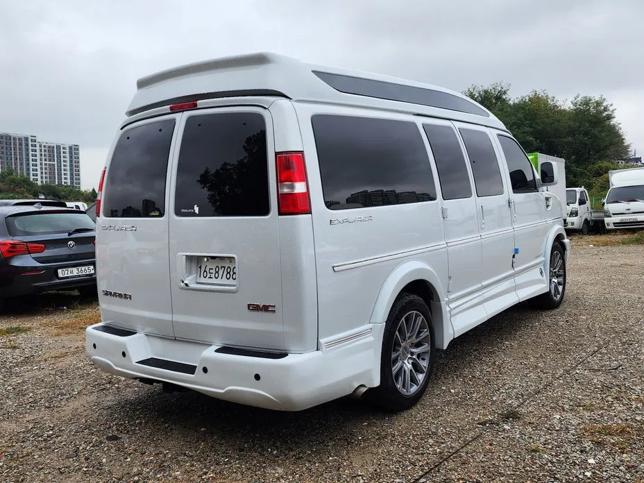 GMC Savana