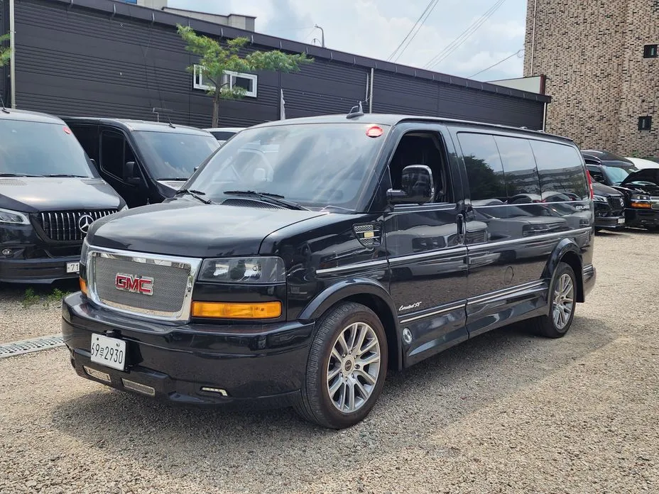 GMC Savana