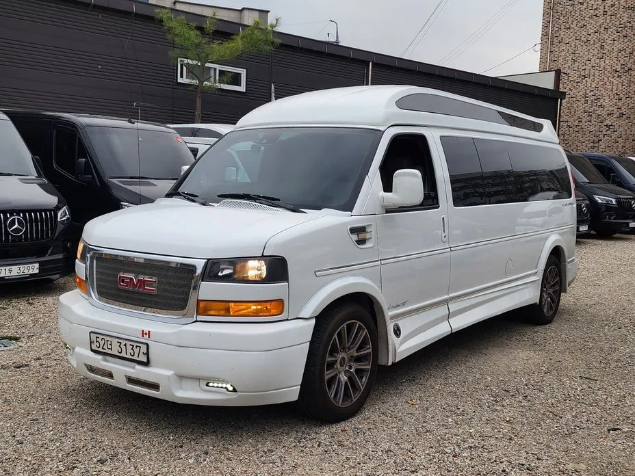 GMC Savana