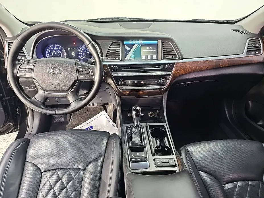 Hyundai Aslan