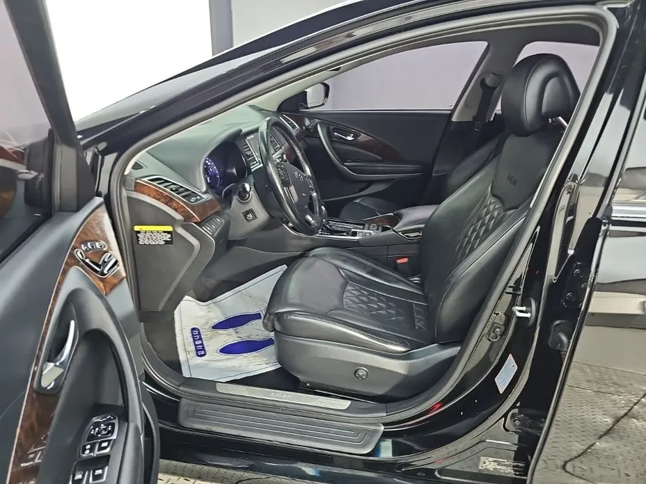 Hyundai Aslan
