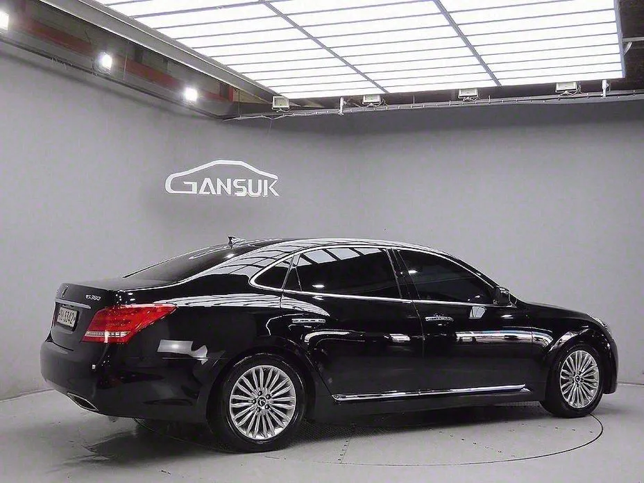 Hyundai Equus