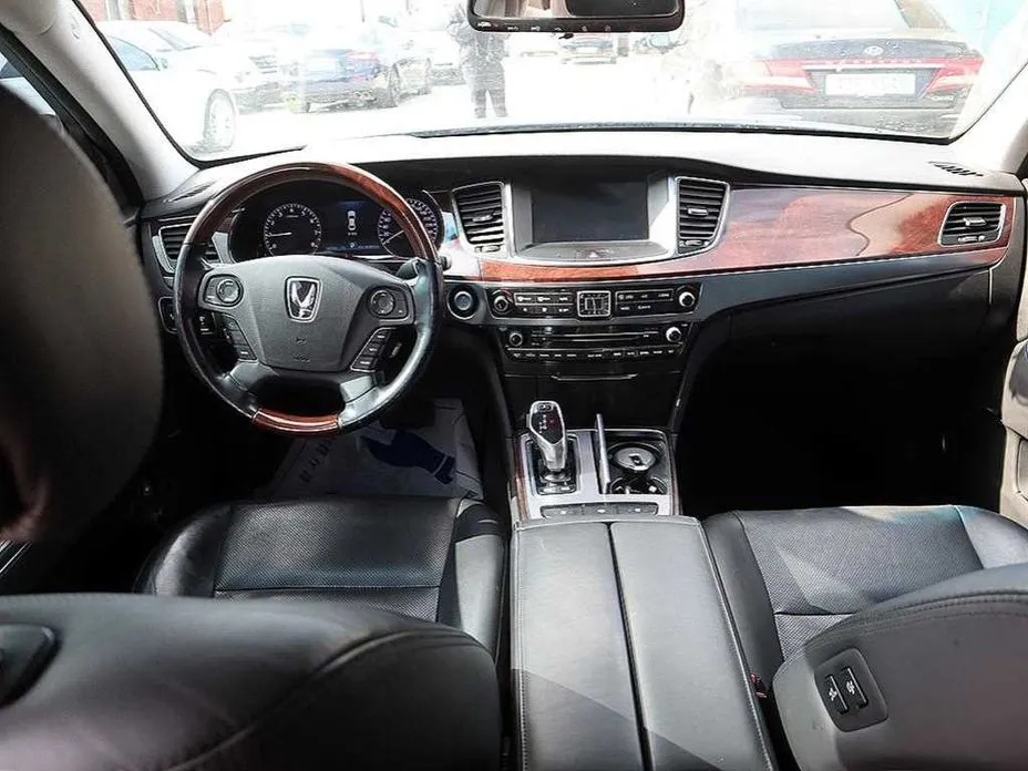 Hyundai Equus