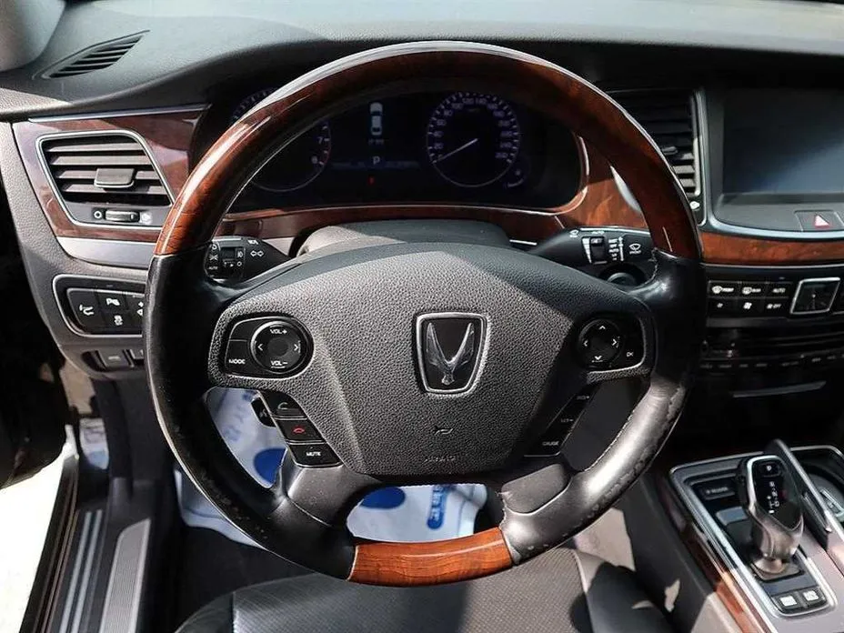 Hyundai Equus