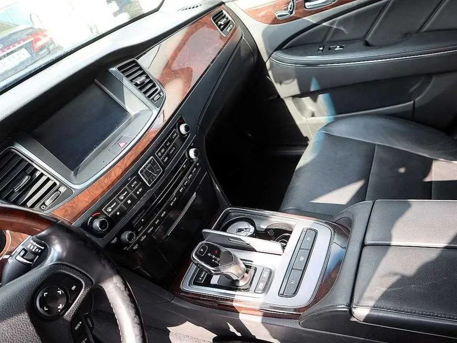 Hyundai Equus