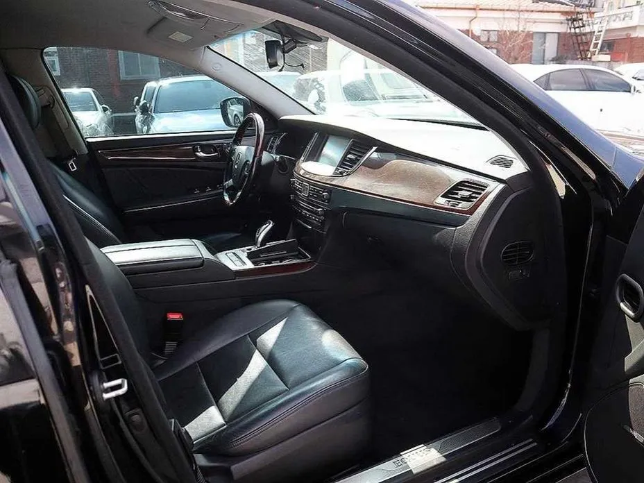 Hyundai Equus