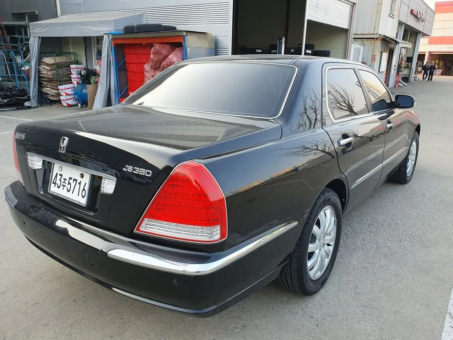 Hyundai Equus