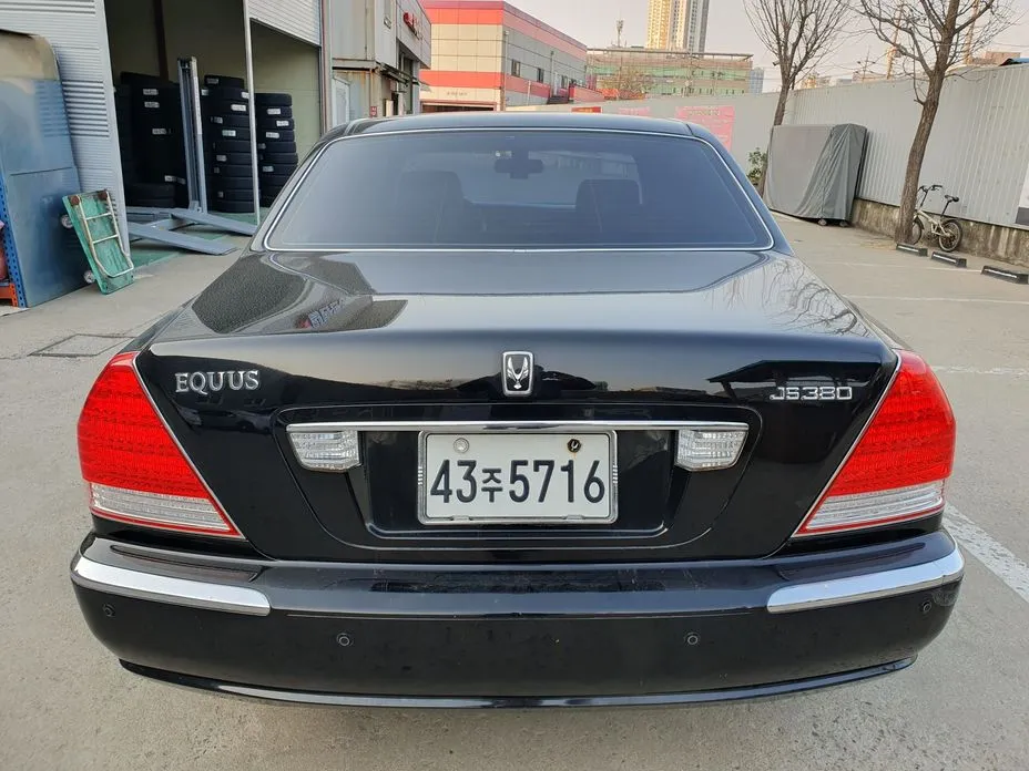 Hyundai Equus