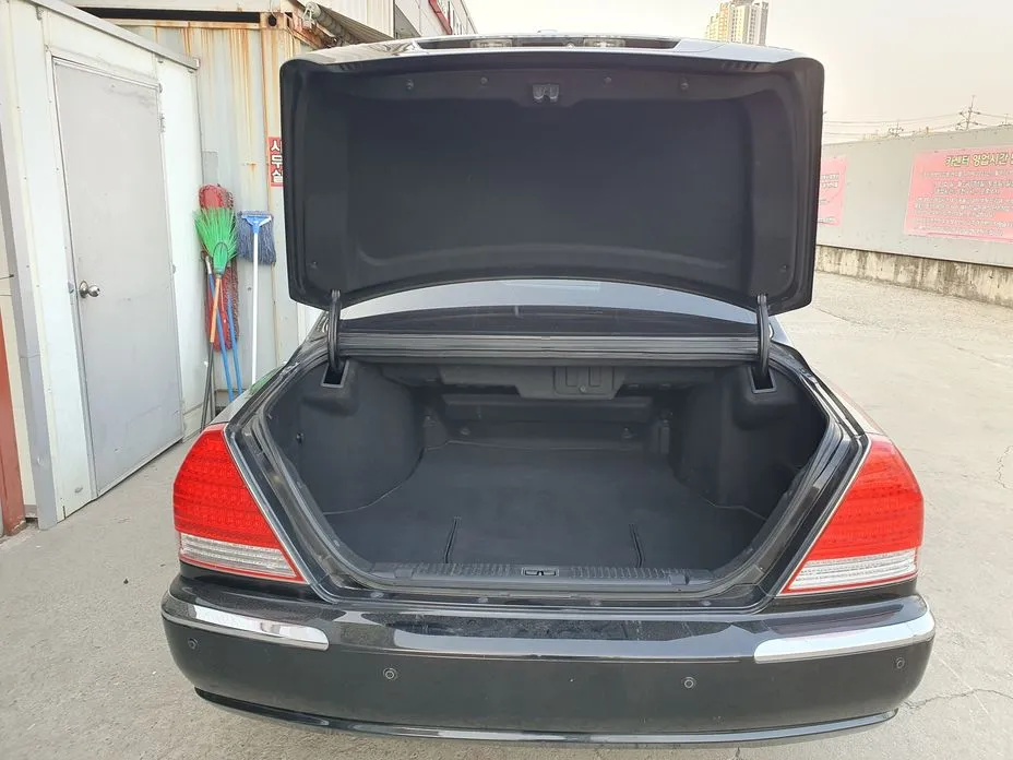 Hyundai Equus