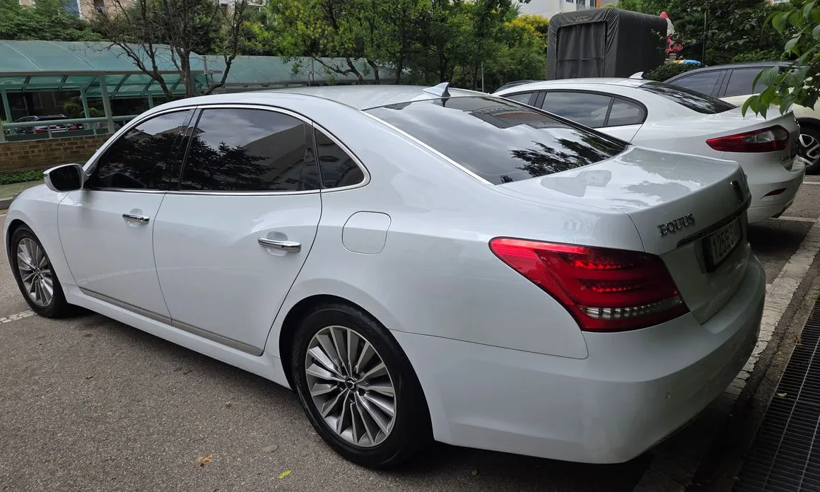 Hyundai Equus