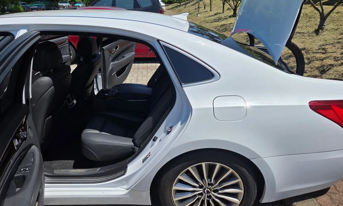 Hyundai Equus