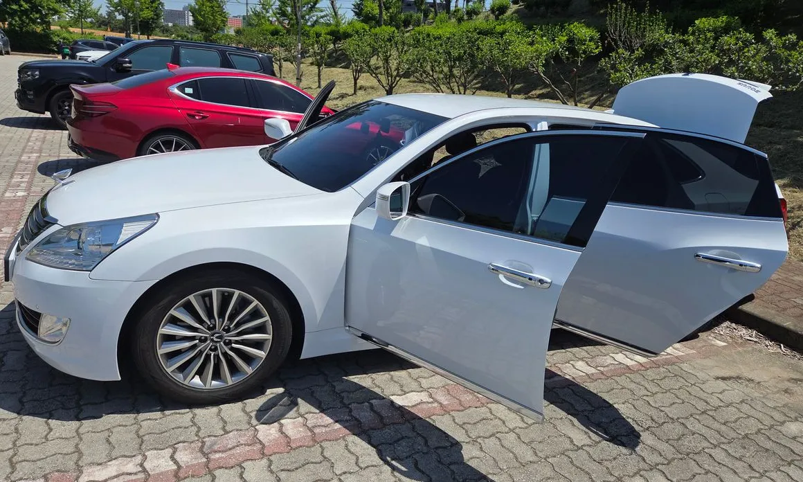 Hyundai Equus