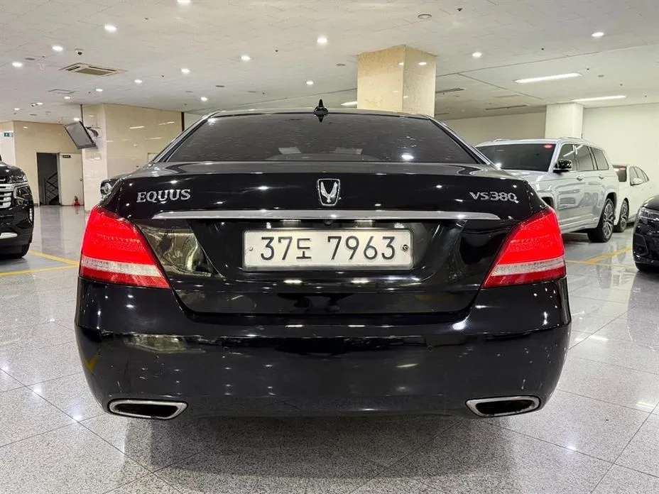 Hyundai Equus