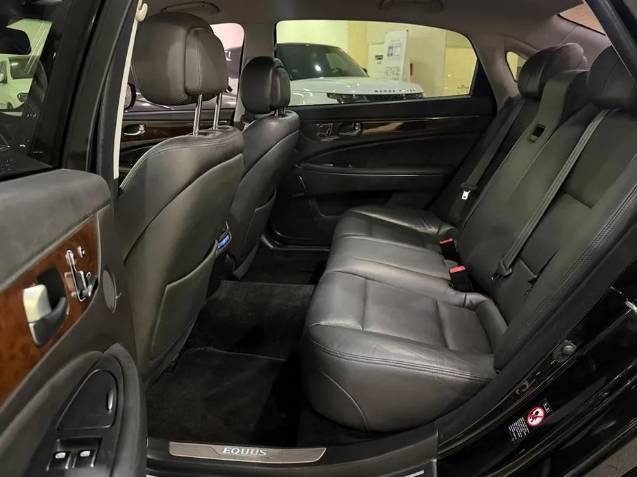 Hyundai Equus