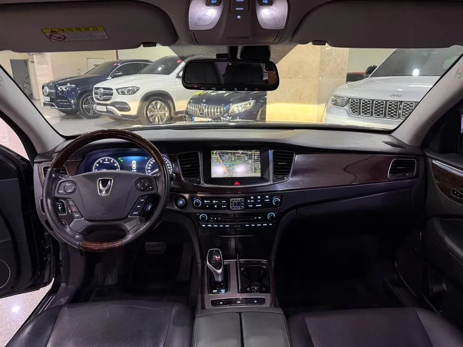 Hyundai Equus