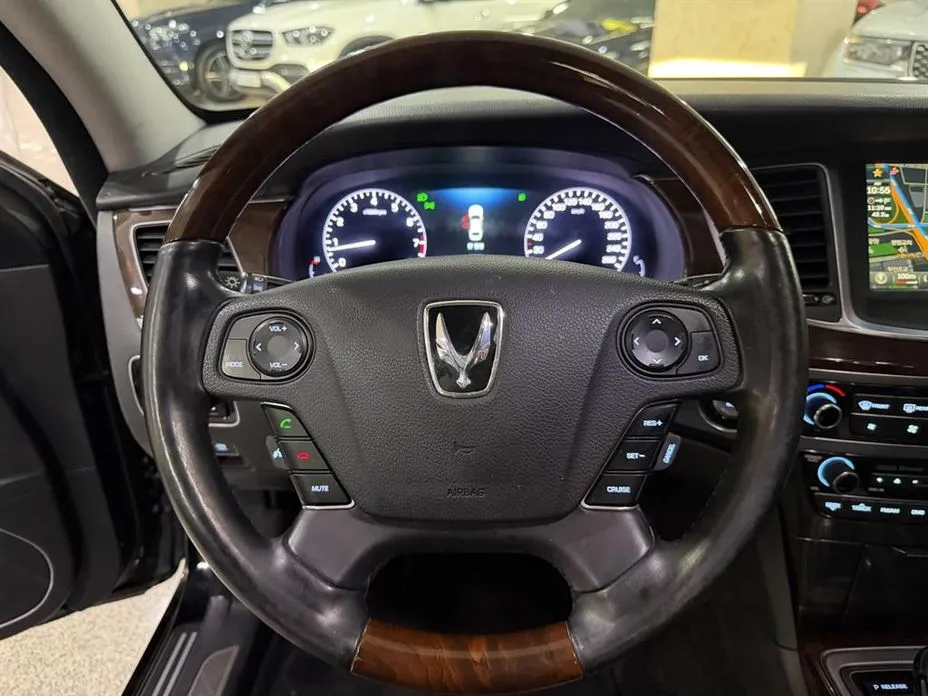 Hyundai Equus