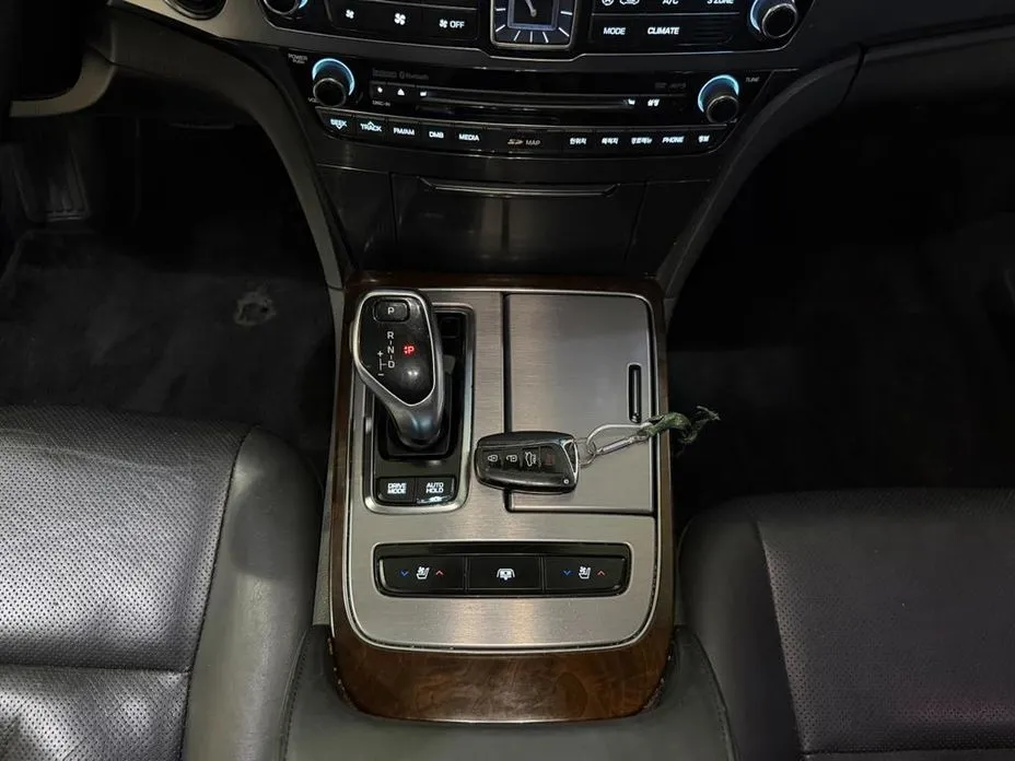 Hyundai Equus