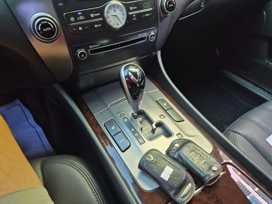 Hyundai Equus