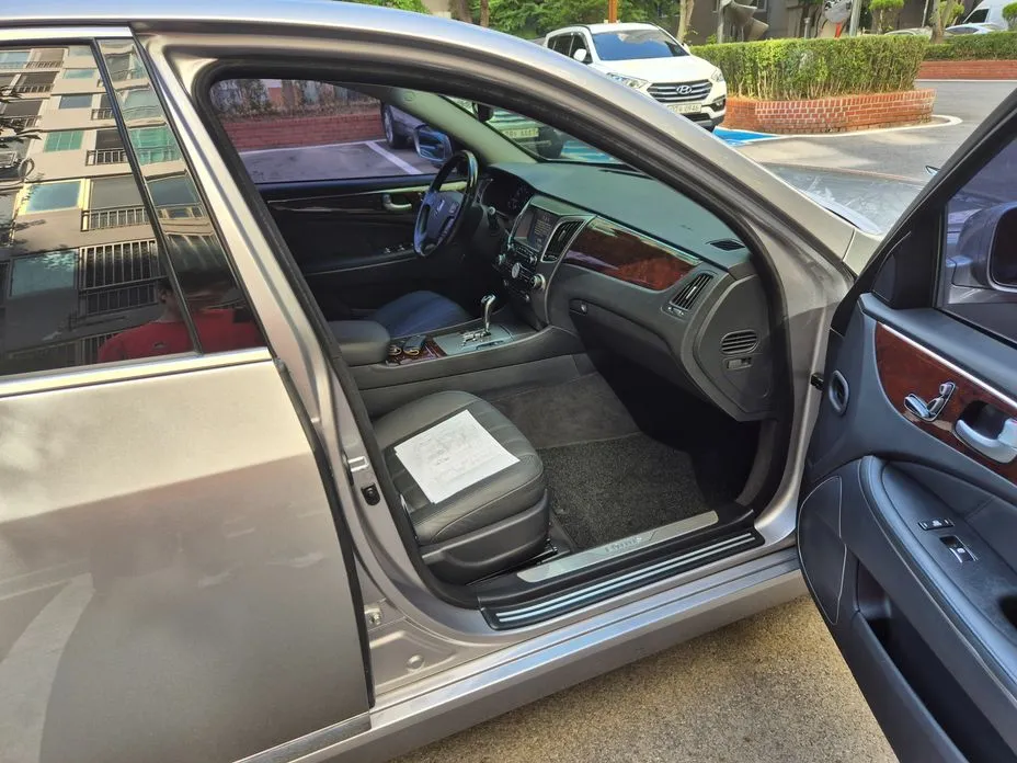 Hyundai Equus