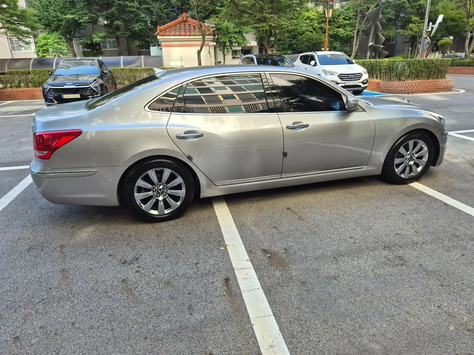 Hyundai Equus