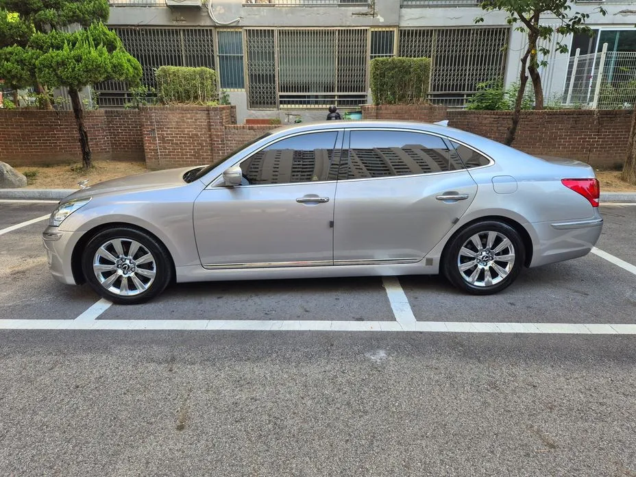 Hyundai Equus