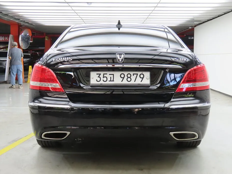 Hyundai Equus