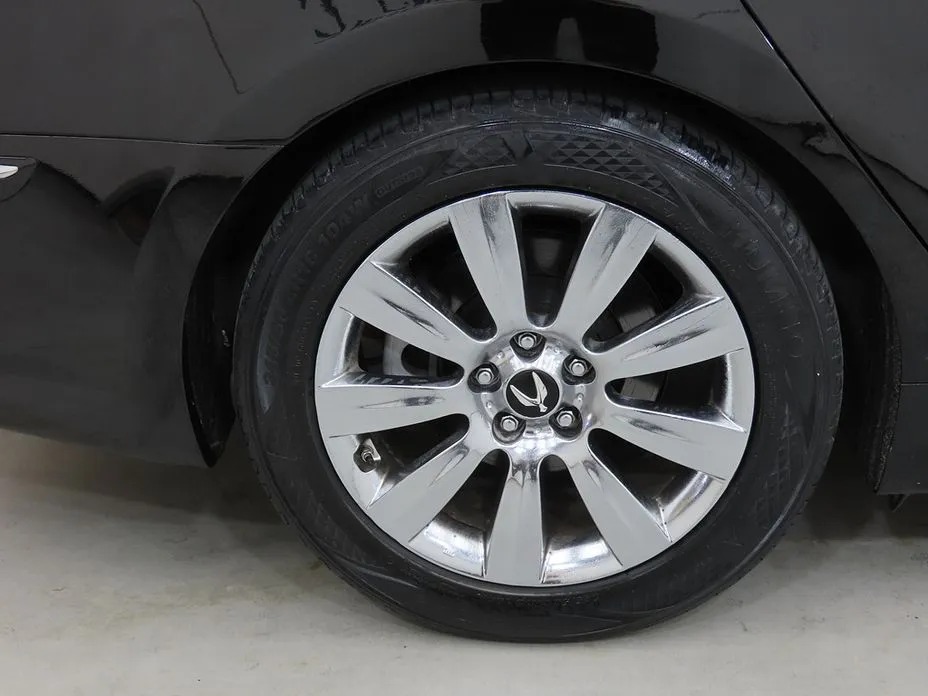 Hyundai Equus