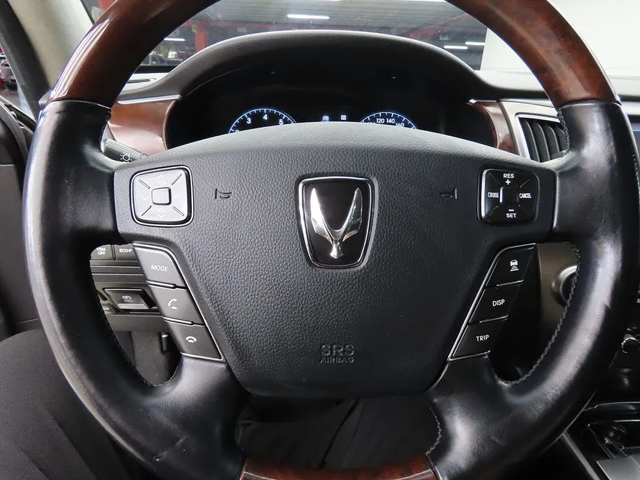 Hyundai Equus