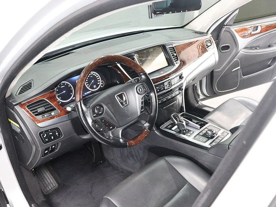 Hyundai Equus