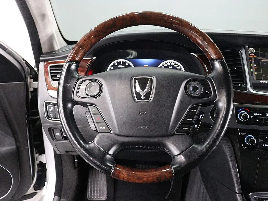 Hyundai Equus