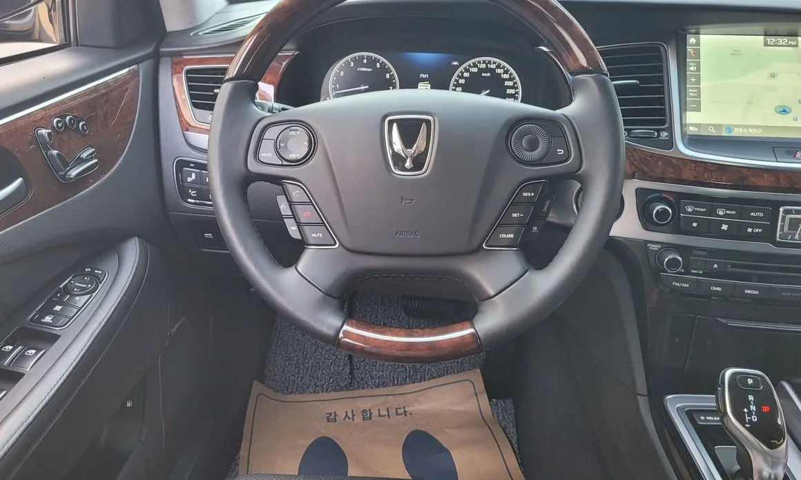 Hyundai Equus