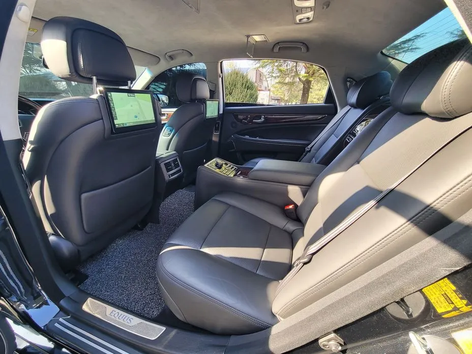 Hyundai Equus