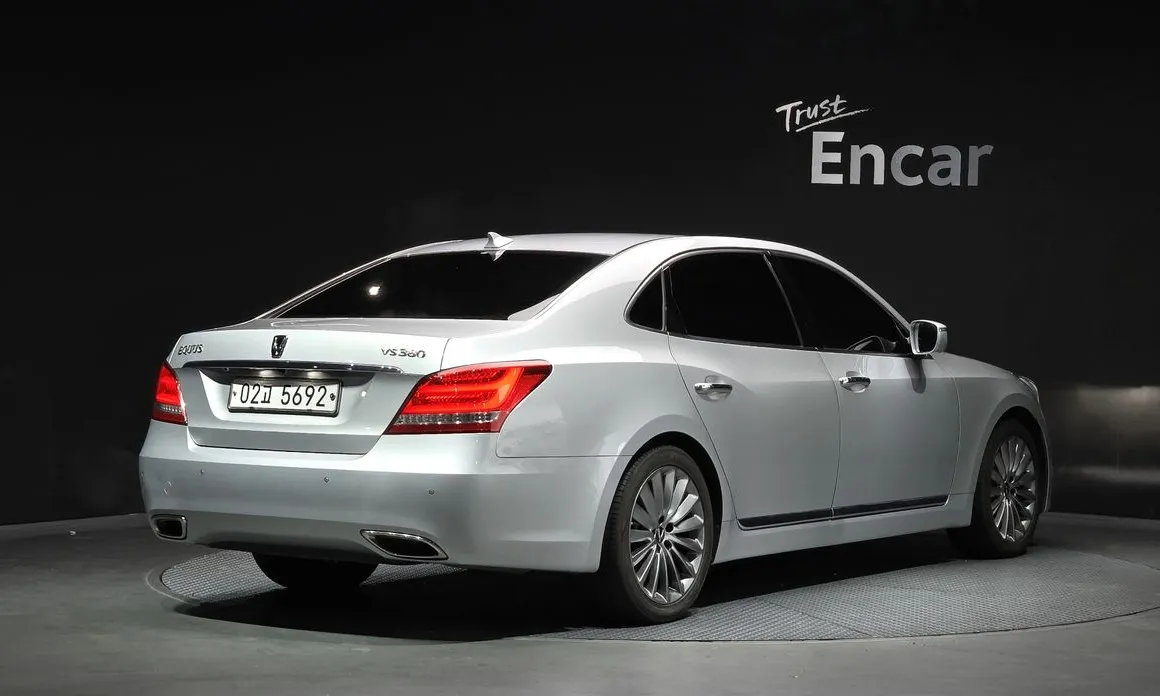Hyundai Equus