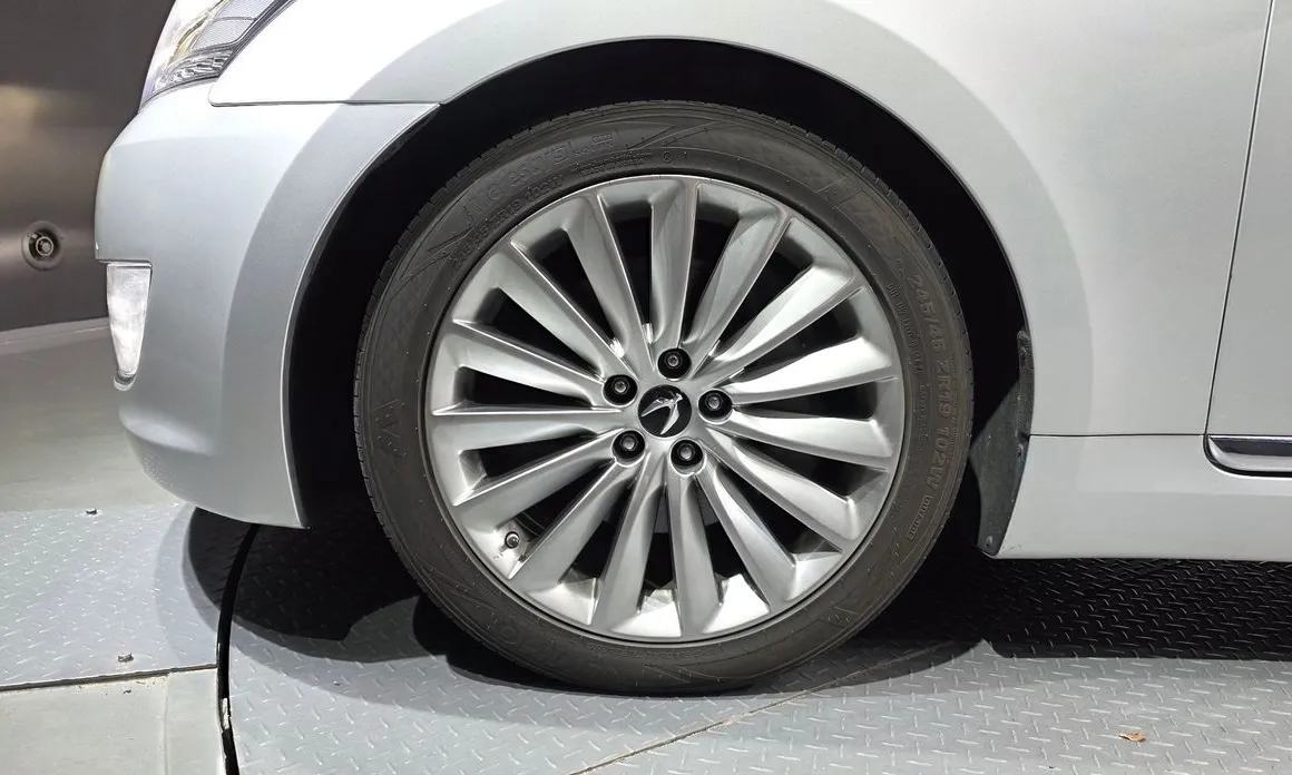 Hyundai Equus